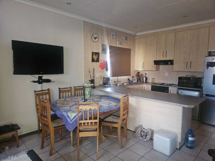 2 Bedroom Property for Sale in Rhodesdene Northern Cape